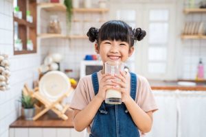 Susu Kaya Minyak Ikan untuk Mendukung Anak Aktif dan Cerdas
