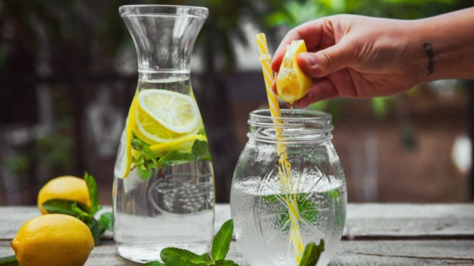 Minuman Sehat untuk Detox Tubuh dan Menurunkan Berat Badan