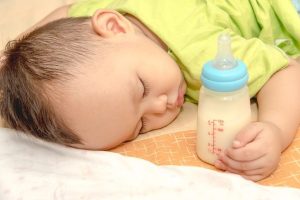 Kenali Ciri Bayi Alergi Susu Formula dan Solusinya